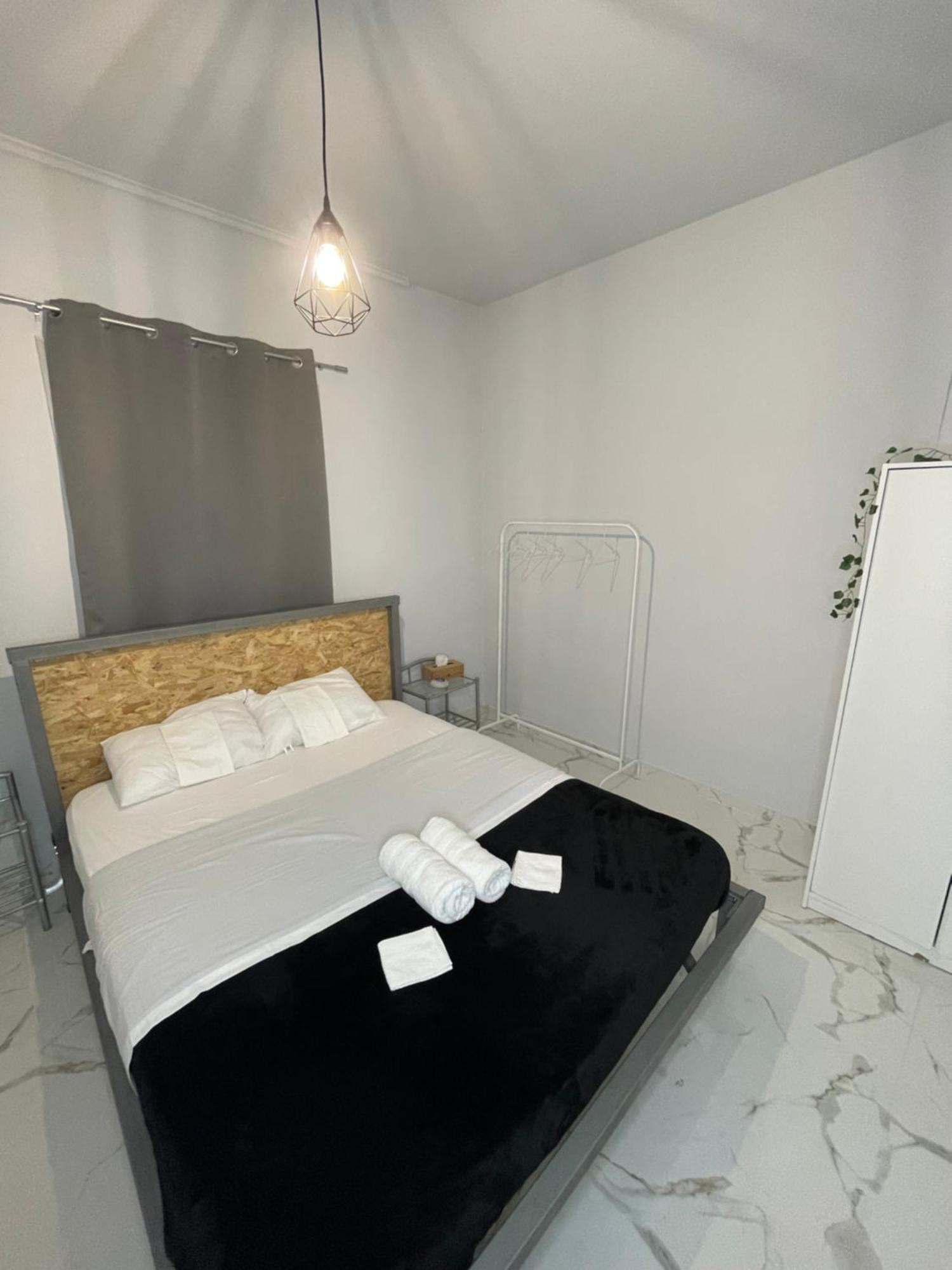 Airpoint Renovated Apartment Artemida  Exterior foto