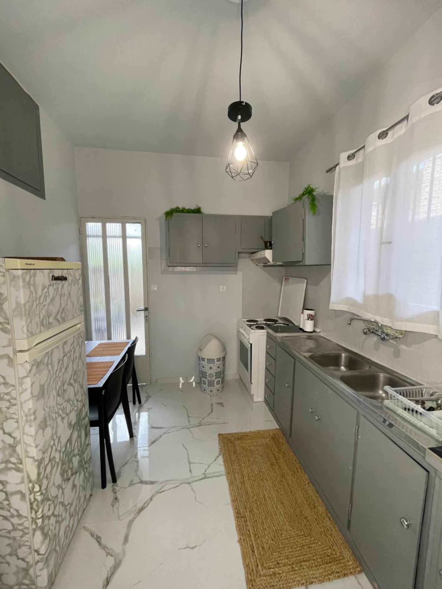 Airpoint Renovated Apartment Artemida  Exterior foto