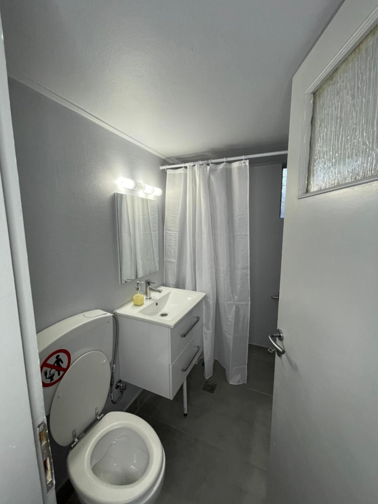 Airpoint Renovated Apartment Artemida  Exterior foto
