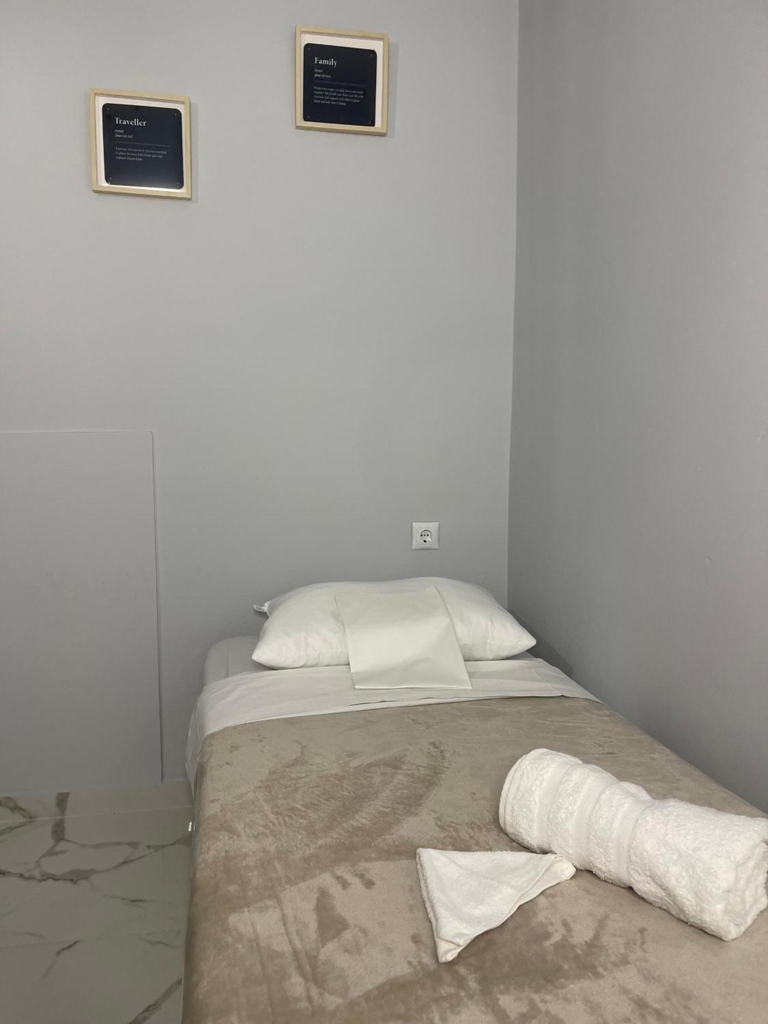 Airpoint Renovated Apartment Artemida  Exterior foto
